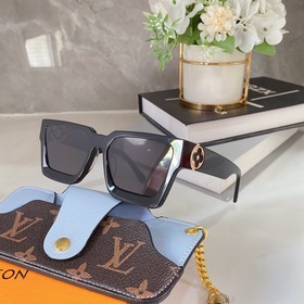 LOUIS VUITTON Z1491 Размер： 58 x 18 x 45