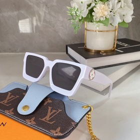 LOUIS VUITTON Z1491 Размер： 58 x 18 x 45