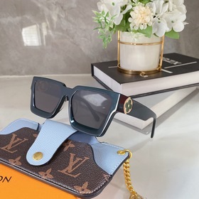 LOUIS VUITTON Z1491 Размер： 58 x 18 x 45