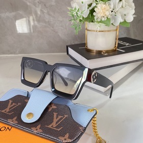LOUIS VUITTON Z1491 Размер： 58 x 18 x 45