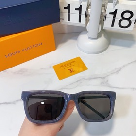 LOUIS VUITTON Модель： Z1834E Размер： 54 x 19 x 145