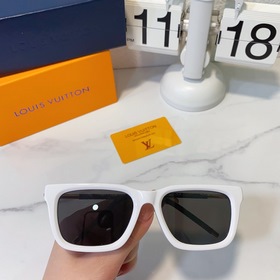 LOUIS VUITTON Модель： Z1834E Размер： 54 x 19 x 145