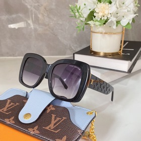 LOUIS VUITTON Модель： z1611W Размер： 53 x 23 x 145