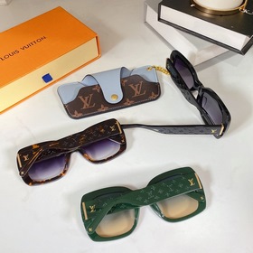 LOUIS VUITTON Модель： z1611W Размер： 53 x 23 x 145
