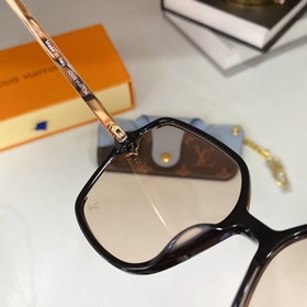 LOUIS VUITTON Модель： Z1668E Размер： 60 x 17 x 140