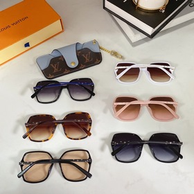 LOUIS VUITTON Модель： Z1668E Размер： 60х17х140