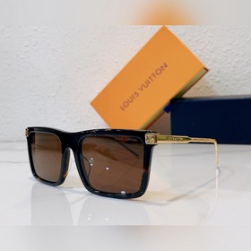 LOUIS VUITTON Модель： Z1672U Размер： 56х19х140