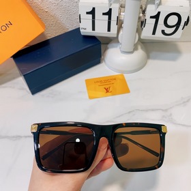 LOUIS VUITTON Модель： Z1672U Размер： 56х19х140