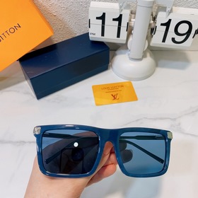 LOUIS VUITTON Модель： Z1672U Размер： 56х19х140