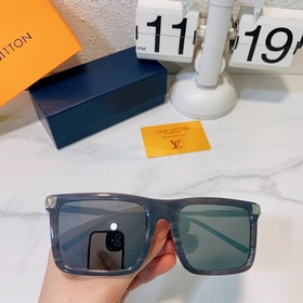 LOUIS VUITTON Модель： Z1672U Размер： 56х19х140