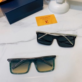 LOUIS VUITTON Модель： Z1672U Размер： 56х19х140