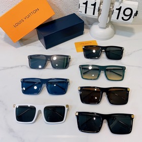 LOUIS VUITTON Модель： Z1672U Размер： 56х19х140