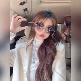 LOUIS VUITTON Модель： Z1241W Размер： 62 x 17 x 140, с подвесным