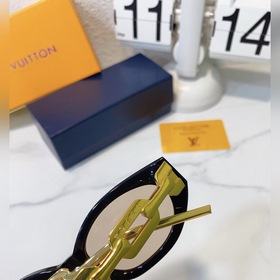 LOUIS VUITTON Модель： Z0818A Размер： 53-19-145.