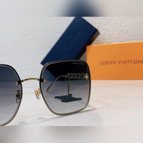LOUIS VUITTON Модель： Z1241W Размер： 62 x 17 x 140, с подвесным