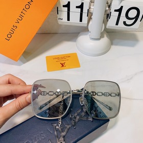 LOUIS VUITTON Модель： Z1241W Размер： 62 x 17 x 140, с подвесным