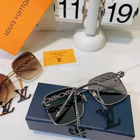 LOUIS VUITTON Модель： Z1241W Размер： 62 x 17 x 140, с подвесным