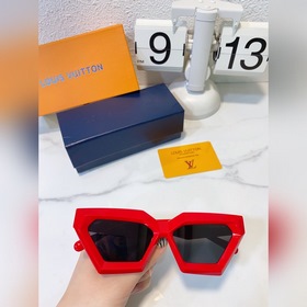 LOUIS VUITTON Модель： Z1746U Размер： 55х15-145