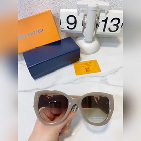 LOUIS VUITTON Модель： Z1738E Размер： 54 x 21 x 145