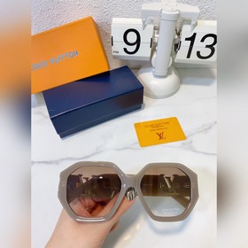 LOUIS VUITTON Модель： Z1728E Размер： 56х18х145