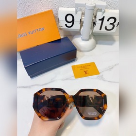 LOUIS VUITTON Модель： Z1728E Размер： 56х18х145