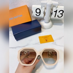 LOUIS VUITTON Модель： Z1728E Размер： 56х18х145