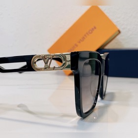 LOUIS VUITTON Z1735E Размеры： 64-18-145