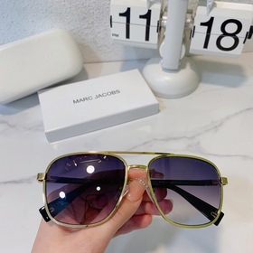 MARC JACOBS Модель： MARC 241/S Размер： 59х18-145