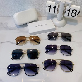 MARC JACOBS Модель： MARC 241/S Размер： 59х18-145