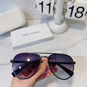 MARC JACOBS Модель： MARC 240/S Размер： 60 x 19 x 145