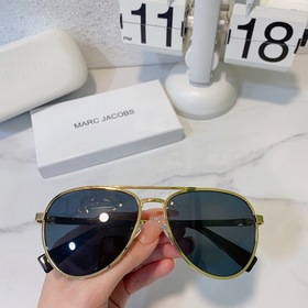 MARC JACOBS Модель： MARC 240/S Размер： 60 x 19 x 145