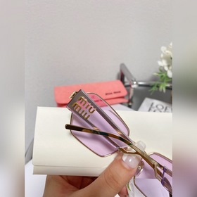 Детали MIU | Летние солнцезащитные очки Модель： MU53WS