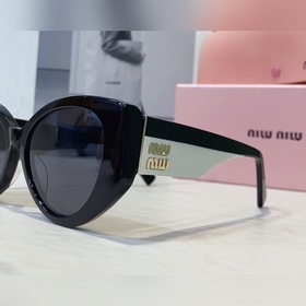 MIUMIU SMU03 Размер： 53-18-145