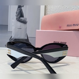 MIUMIU SMU03 Размер： 53-18-145
