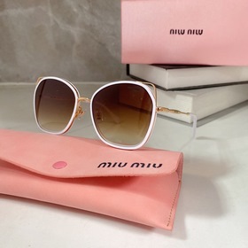 MIUMIU SMU68XV Размеры： 57-19-145.