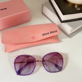 MIUMIU SMU68XV Размеры： 57-19-145.