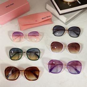 MIUMIU SMU68XV Размеры： 57-19-145.