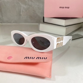 Новинка года MIUMIU SUM88X. Простой и легко сочетаемый фасон с кр