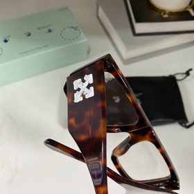 OFF WHITE Модель： O W40018U Размер： 55 x 19 x 145 Коробка для до