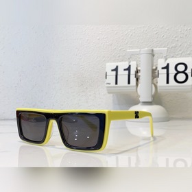 Off-White Новый дизайн с комбинацией цветов, проходящий по всей 