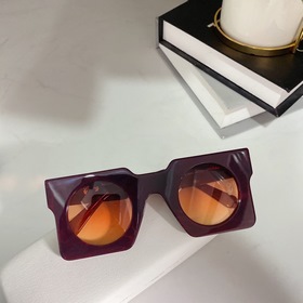 Off-White TM Модель： ERI009 Размер： 45*33*145 Коробка для достав