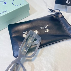 Off-White OW40004U — новый модный аксессуар, который стал популяр