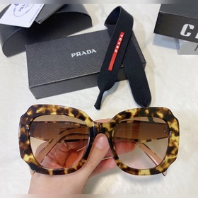 Prada Модель： SPR 16YS Размер： 52/19-145