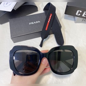 Prada Модель： SPR 16YS Размер： 52/19-145