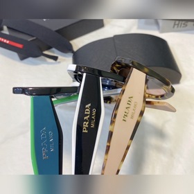 Prada Модель： SPR 16YS Размер： 52/19-145