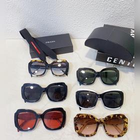 Prada Модель： SPR 16YS Размер： 52/19-145