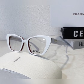 Сегодня в продаже PR01YV Новинка на официальном сайте для женщин.