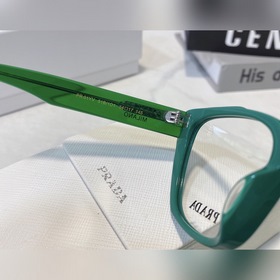 Сегодня в продаже PR01YV Новинка на официальном сайте для женщин.