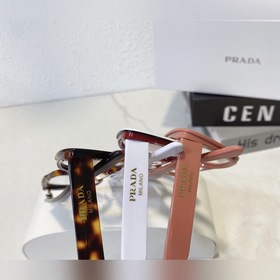Сегодня в продаже PR01YV Новинка на официальном сайте для женщин.