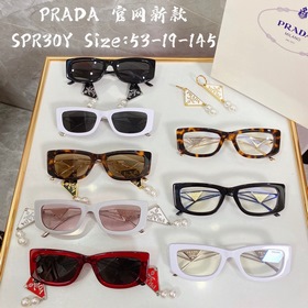 PRADA*SPR14Y в сочетании с новыми жемчужными серьгами этого года 
